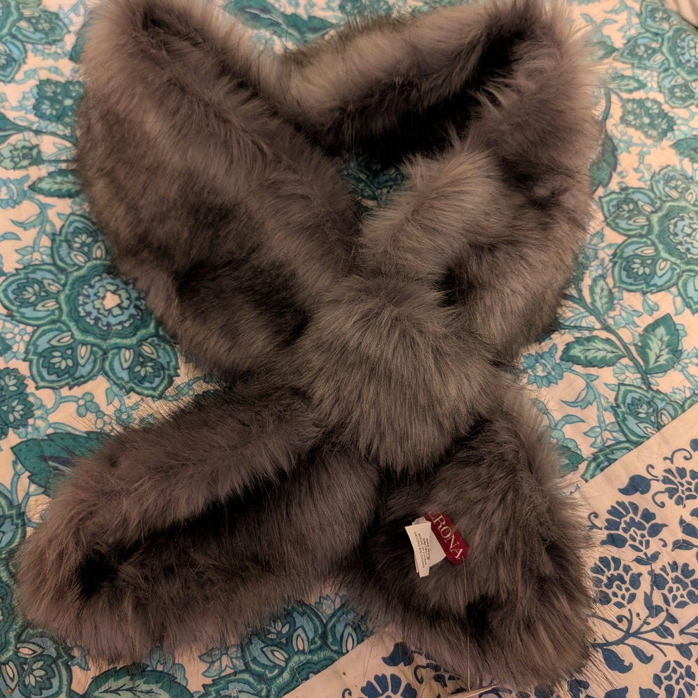 NWT Merona Charcoal Faux Fur Wrap